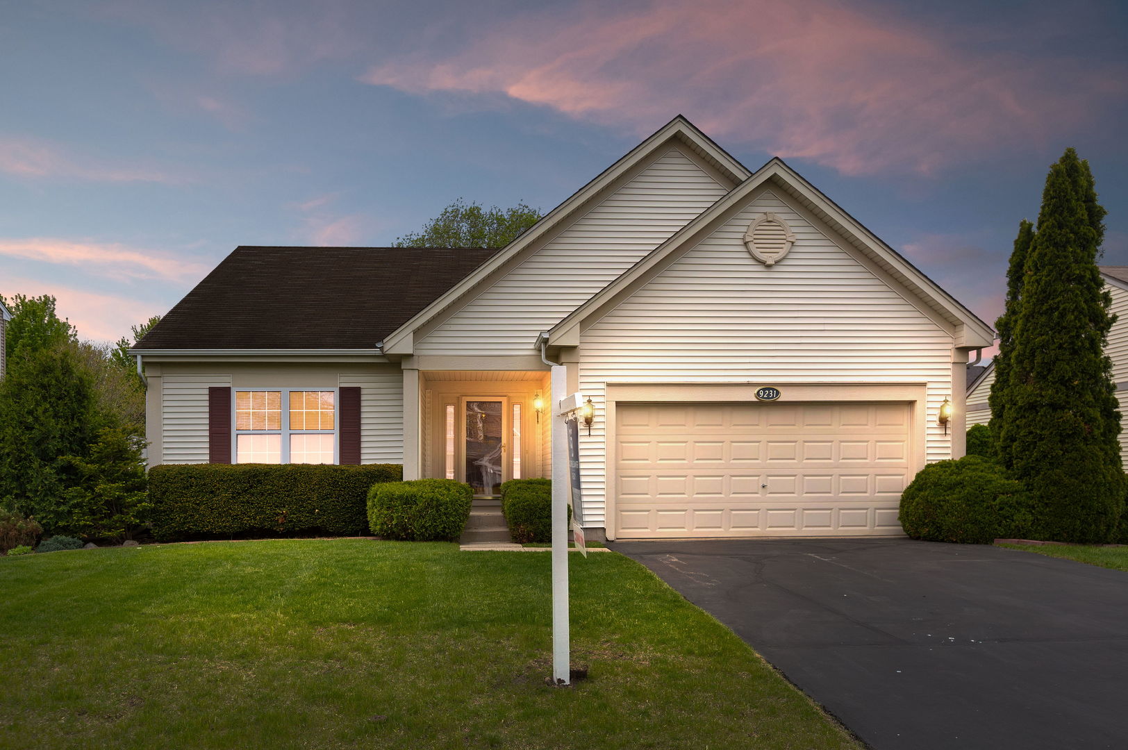 9231 Durham Drive, Huntley, IL 60142