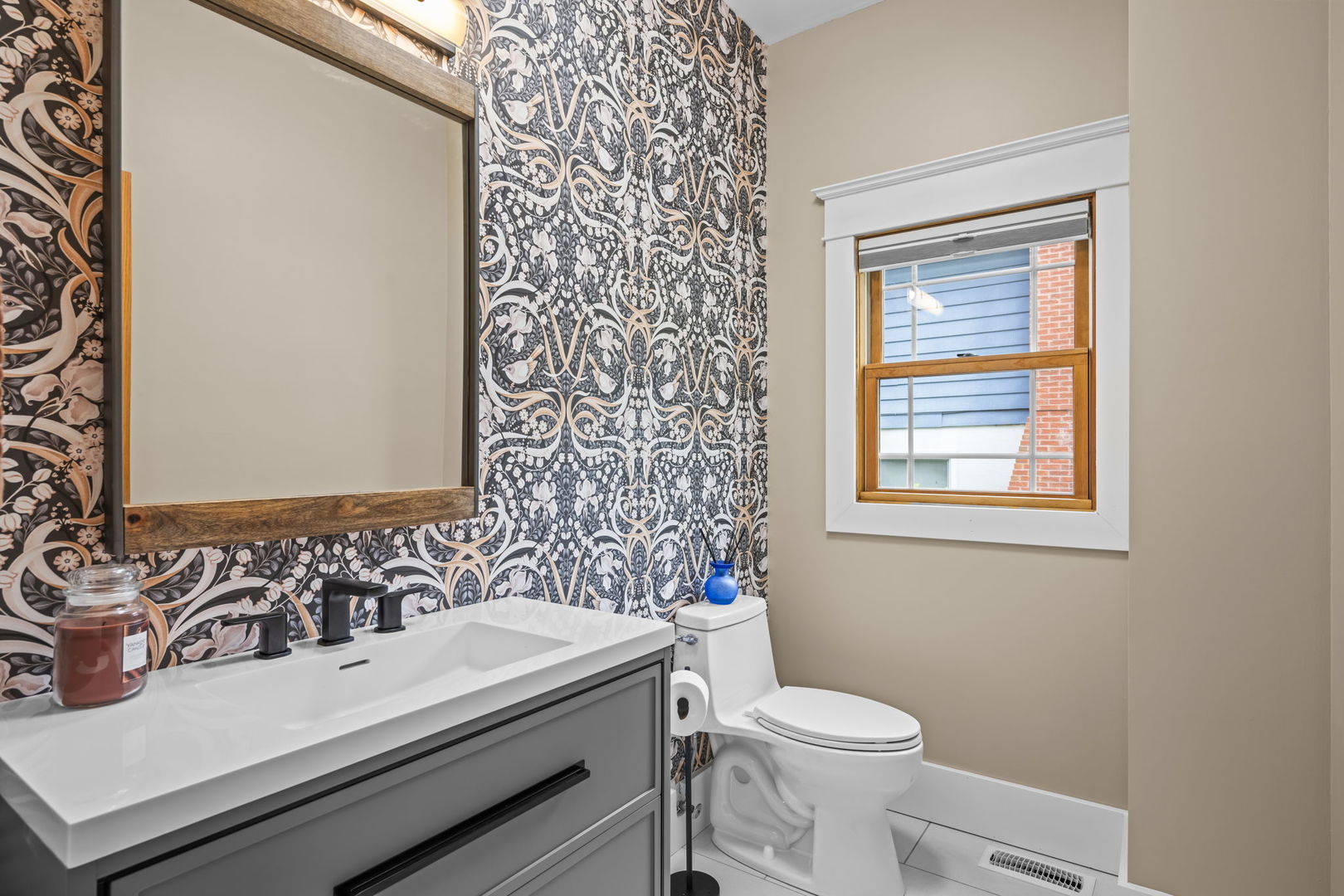 304 S Mitchell Avenue, Arlington Heights, IL 60005