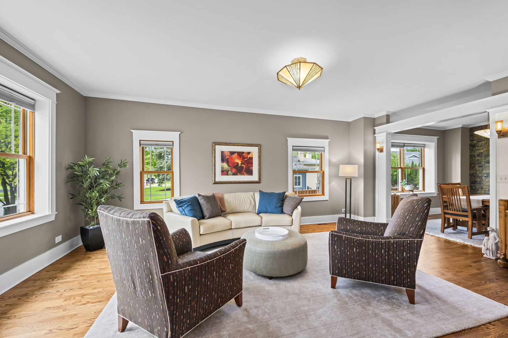 304 S Mitchell Avenue, Arlington Heights, IL 60005