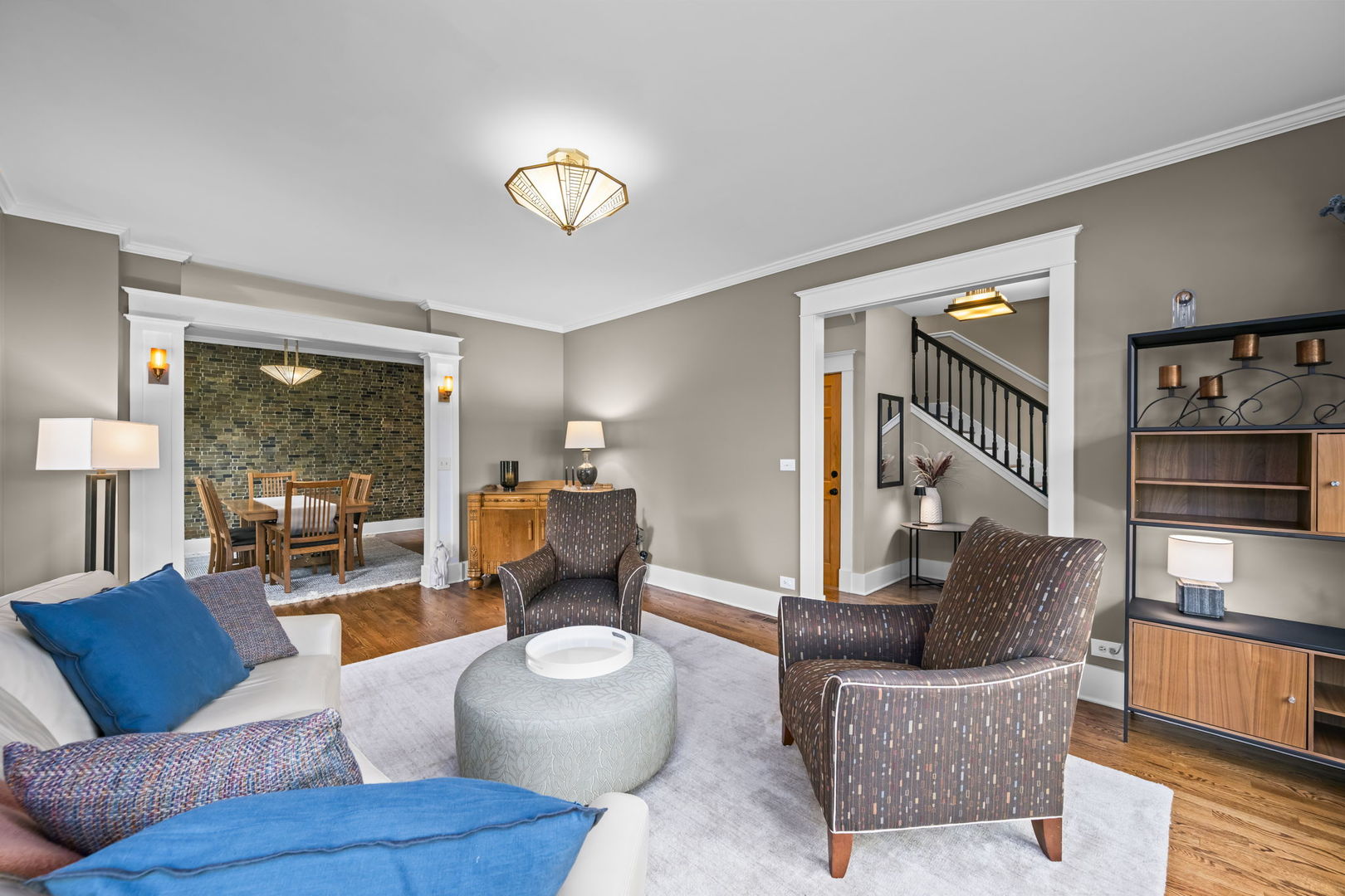 304 S Mitchell Avenue, Arlington Heights, IL 60005