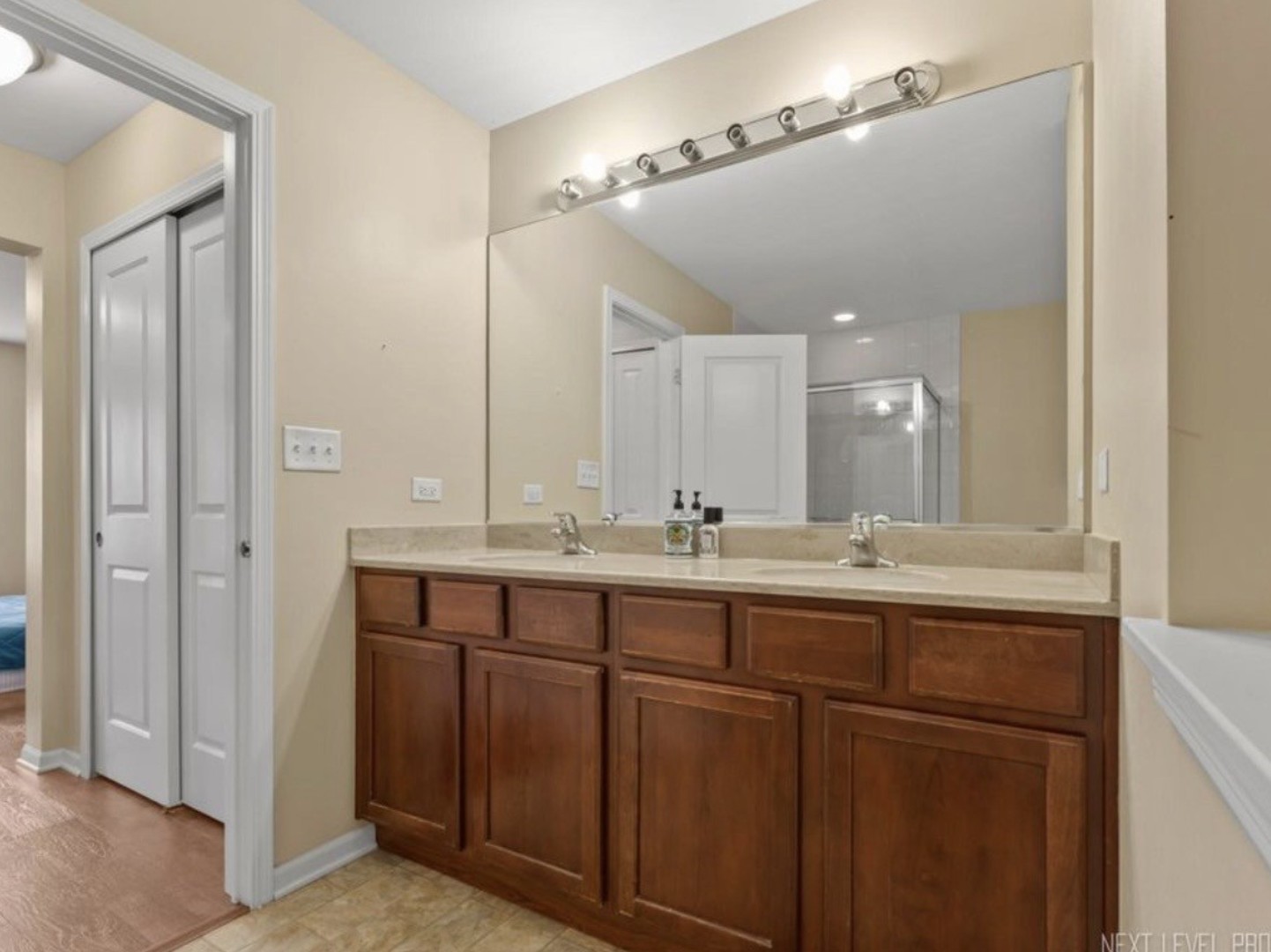 508 Grosvenor Lane, Aurora, IL 60504