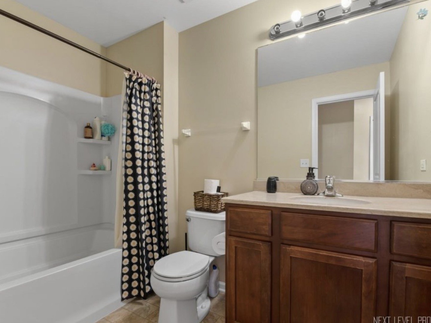 508 Grosvenor Lane, Aurora, IL 60504