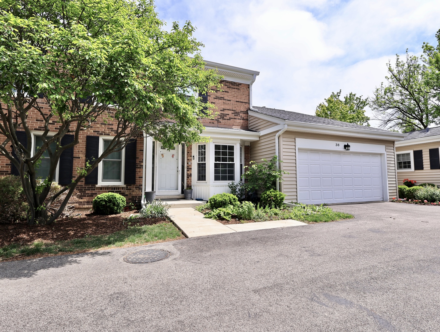 38 Ct of Greenway, Northbrook, IL 60062