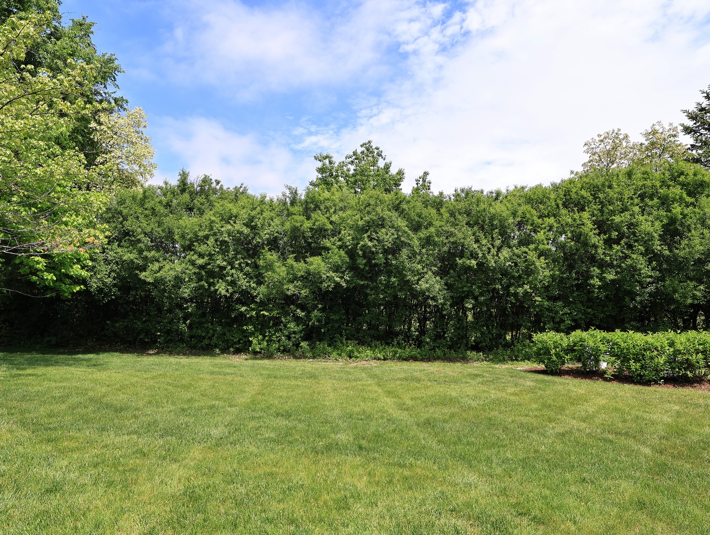 38 Ct of Greenway, Northbrook, IL 60062