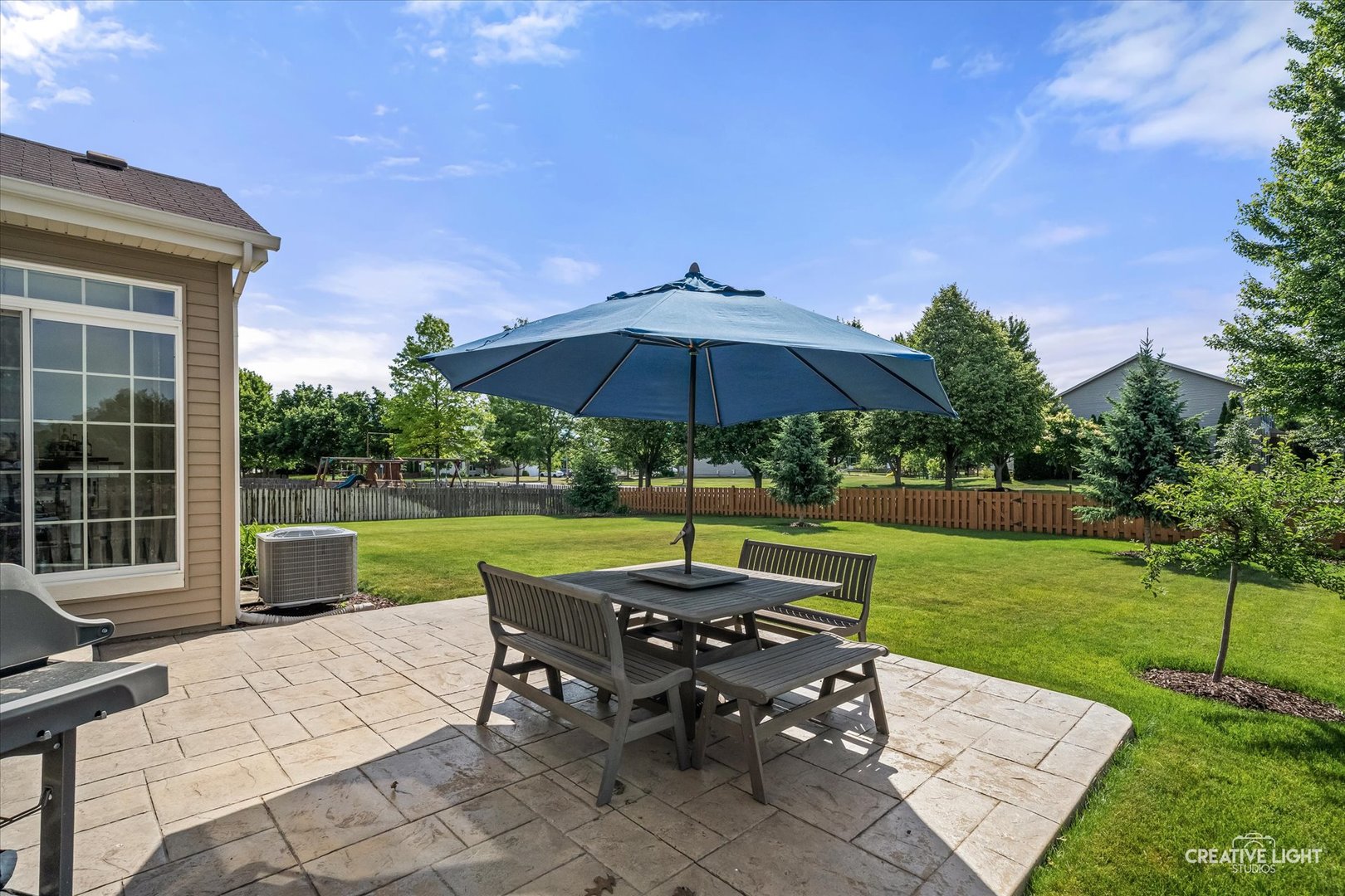 318 Winthrop Drive, Oswego, IL 60543