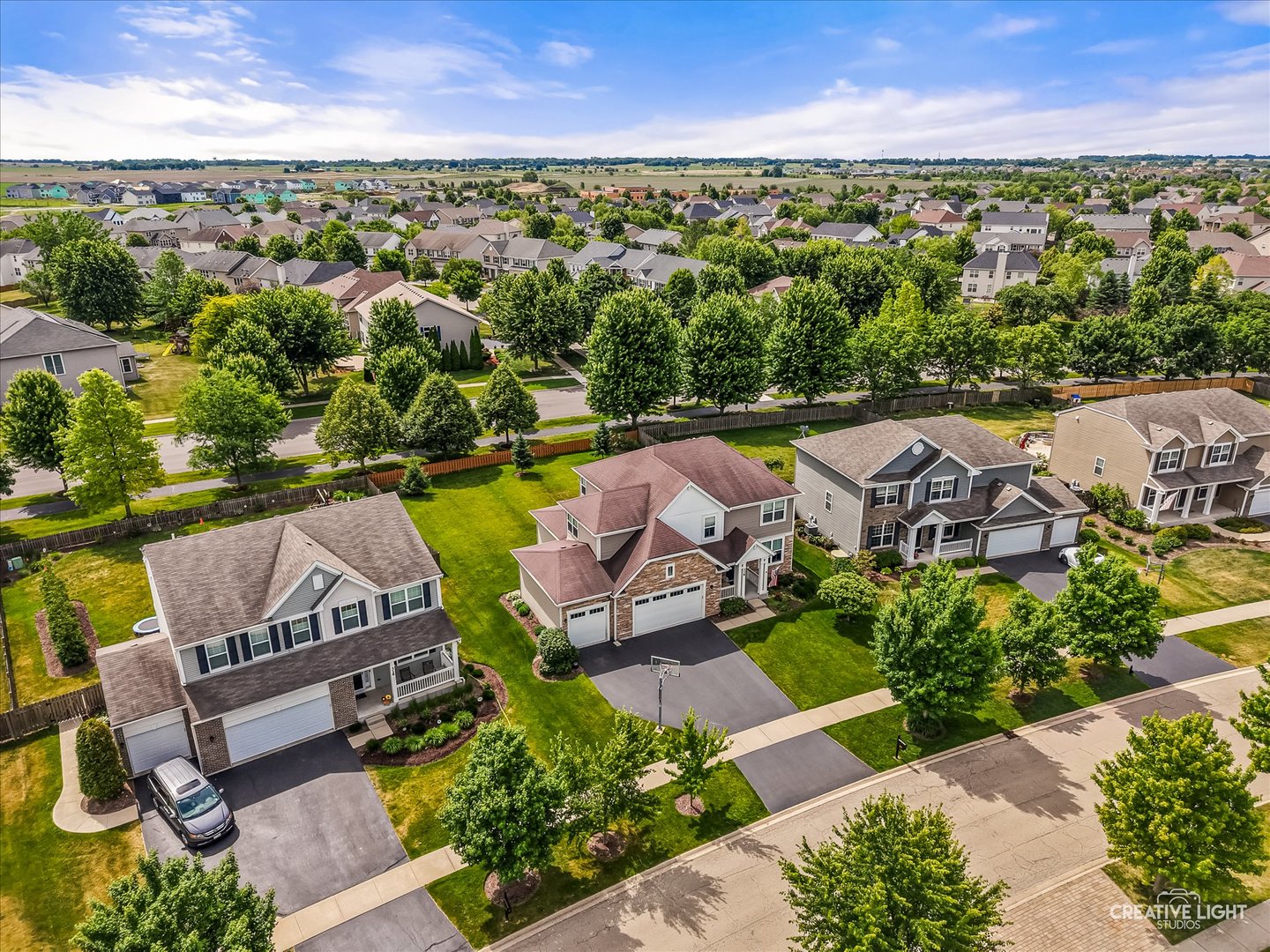 318 Winthrop Drive, Oswego, IL 60543