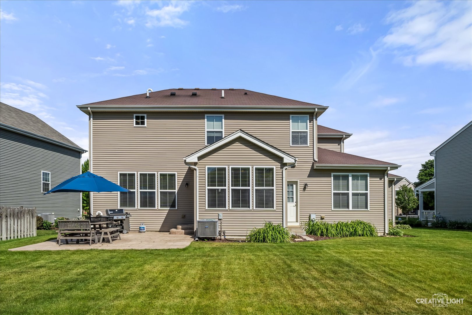318 Winthrop Drive, Oswego, IL 60543