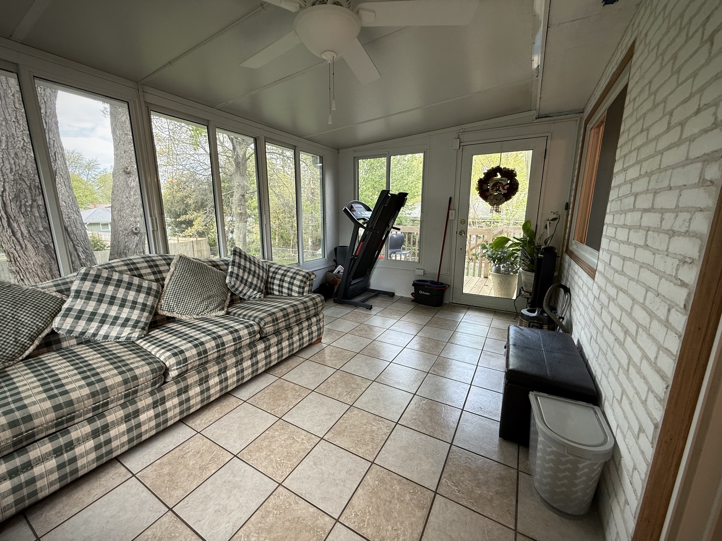 1560 Pamela Drive, Elgin, IL 60123