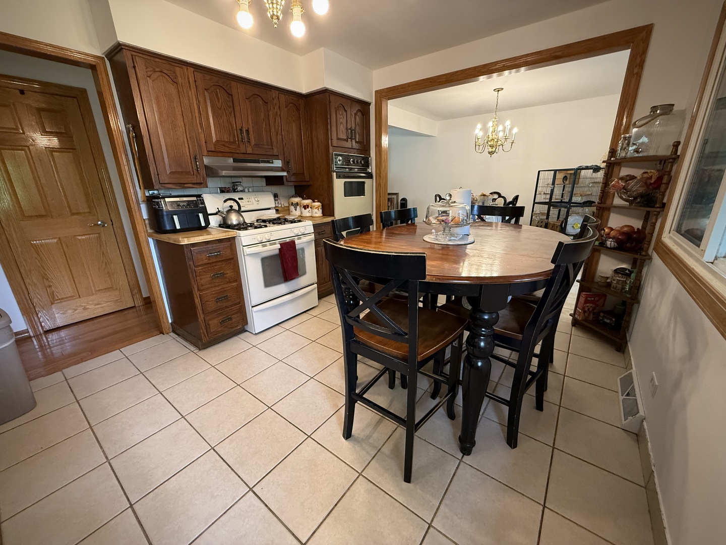 1560 Pamela Drive, Elgin, IL 60123