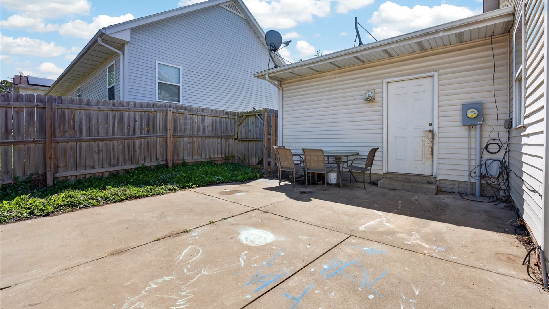1205 W Grove Street, Bloomington, IL 61701