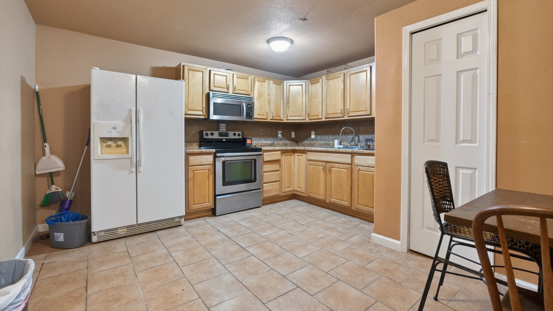 1205 W Grove Street, Bloomington, IL 61701