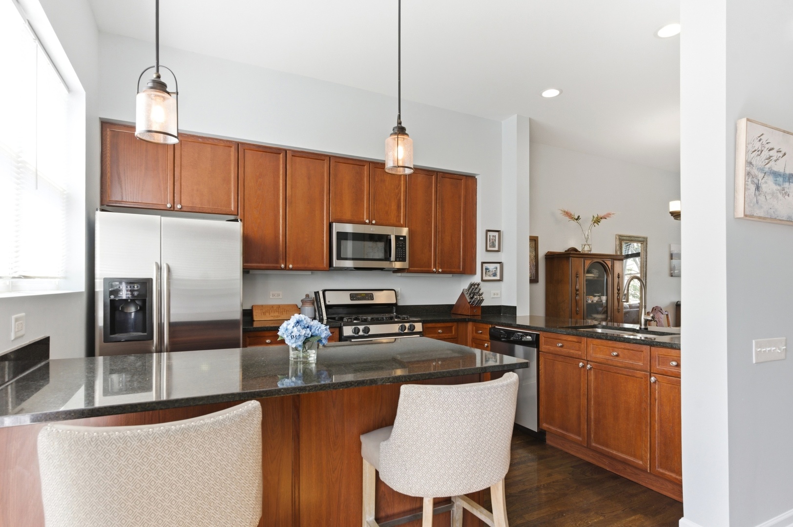 7308 CIRCLE Avenue #2M, Forest Park, IL 60130