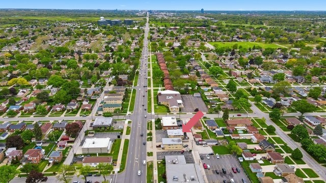 10550 W Cermak Road, Westchester, IL 60154
