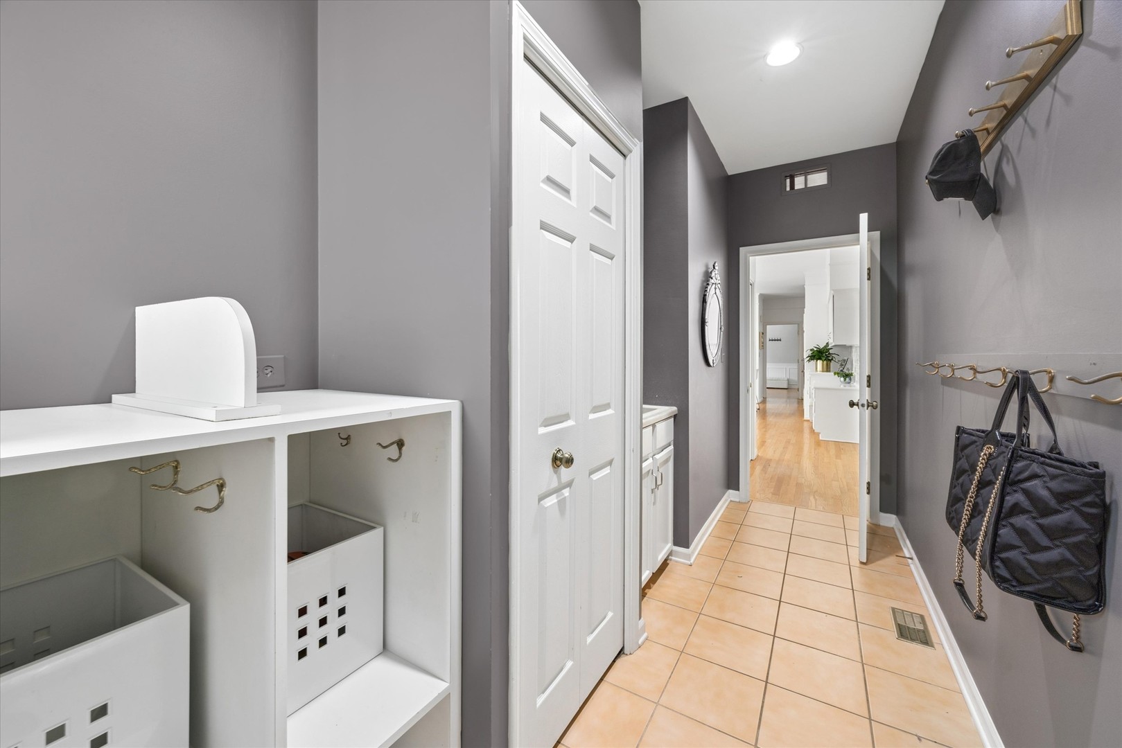 825 S BODIN Street, Hinsdale, IL 60521