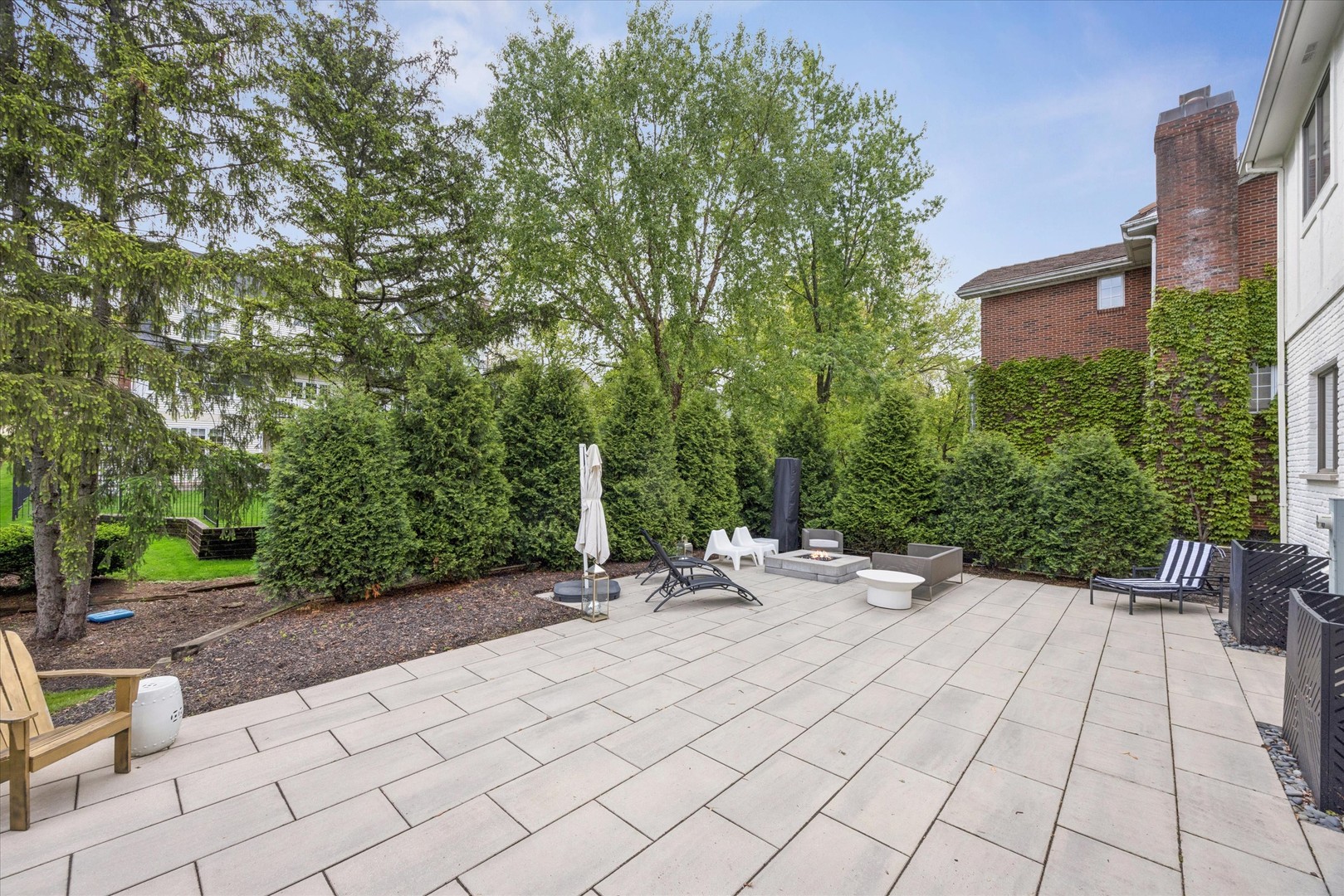 825 S BODIN Street, Hinsdale, IL 60521
