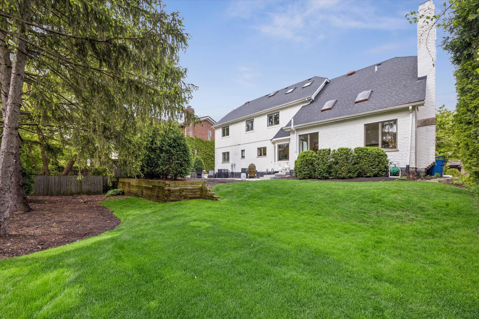 825 S BODIN Street, Hinsdale, IL 60521