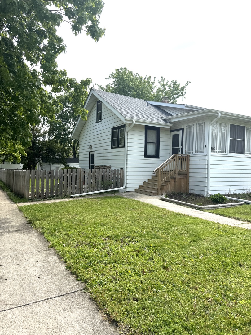 303 S Lombard Avenue, Lombard, IL 60148
