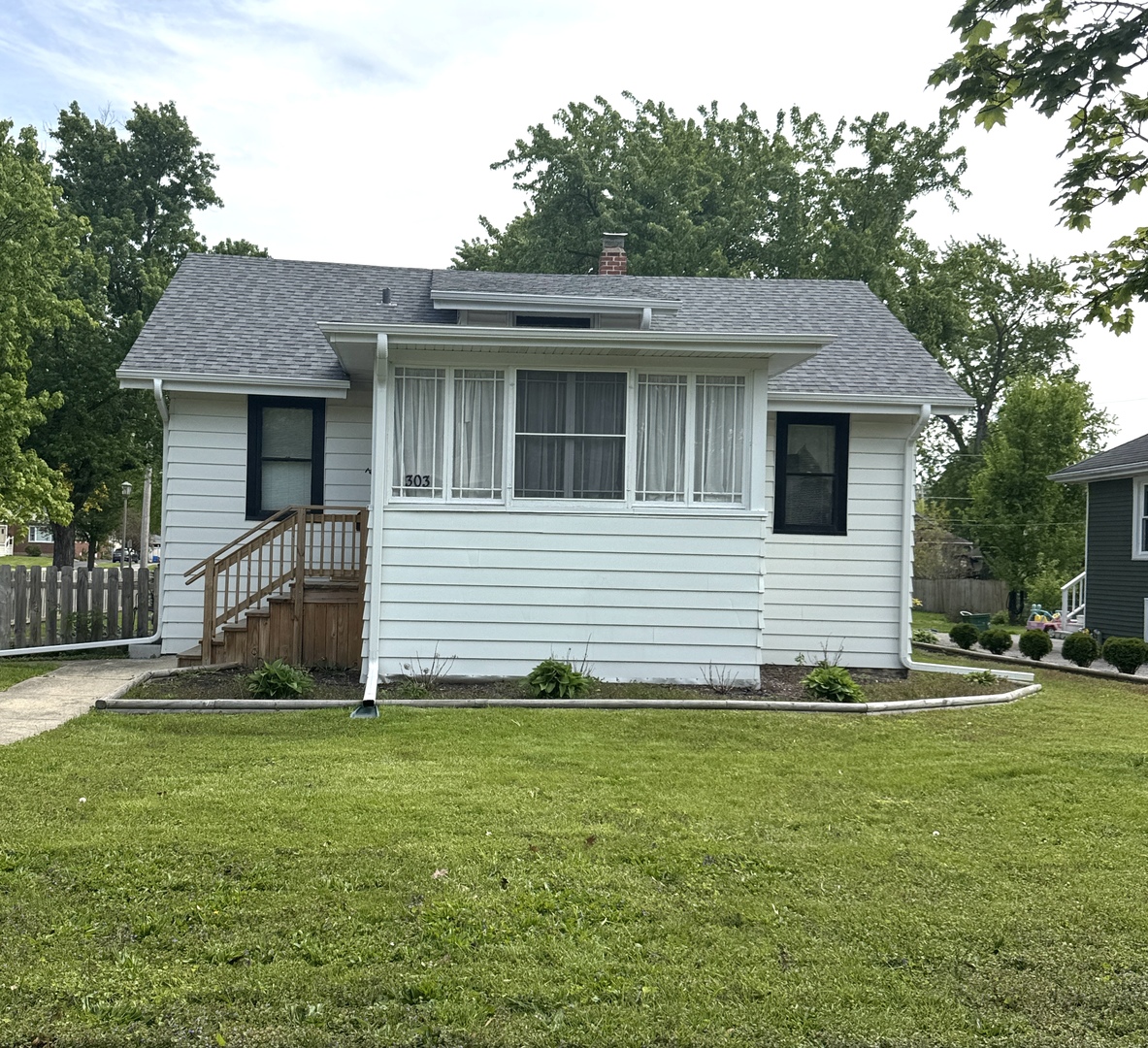 303 S Lombard Avenue, Lombard, IL 60148