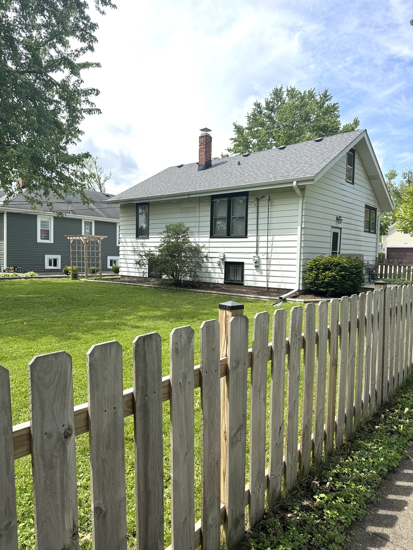 303 S Lombard Avenue, Lombard, IL 60148