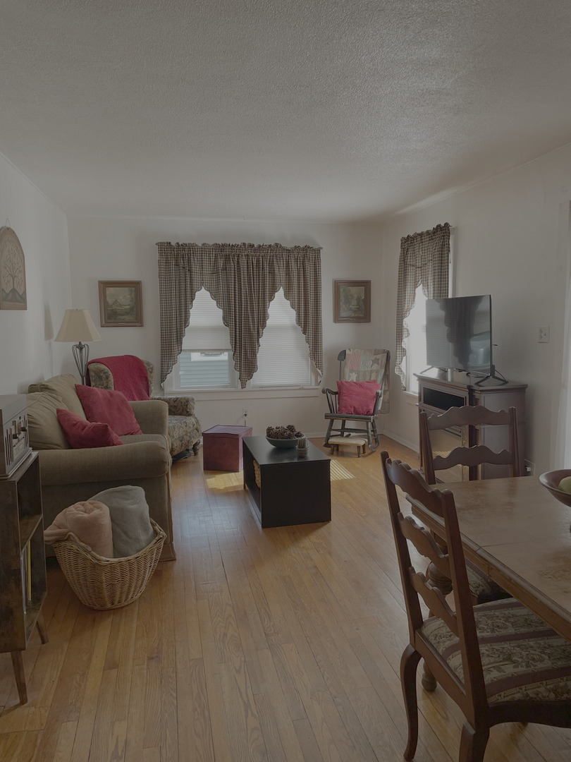 303 S Lombard Avenue, Lombard, IL 60148