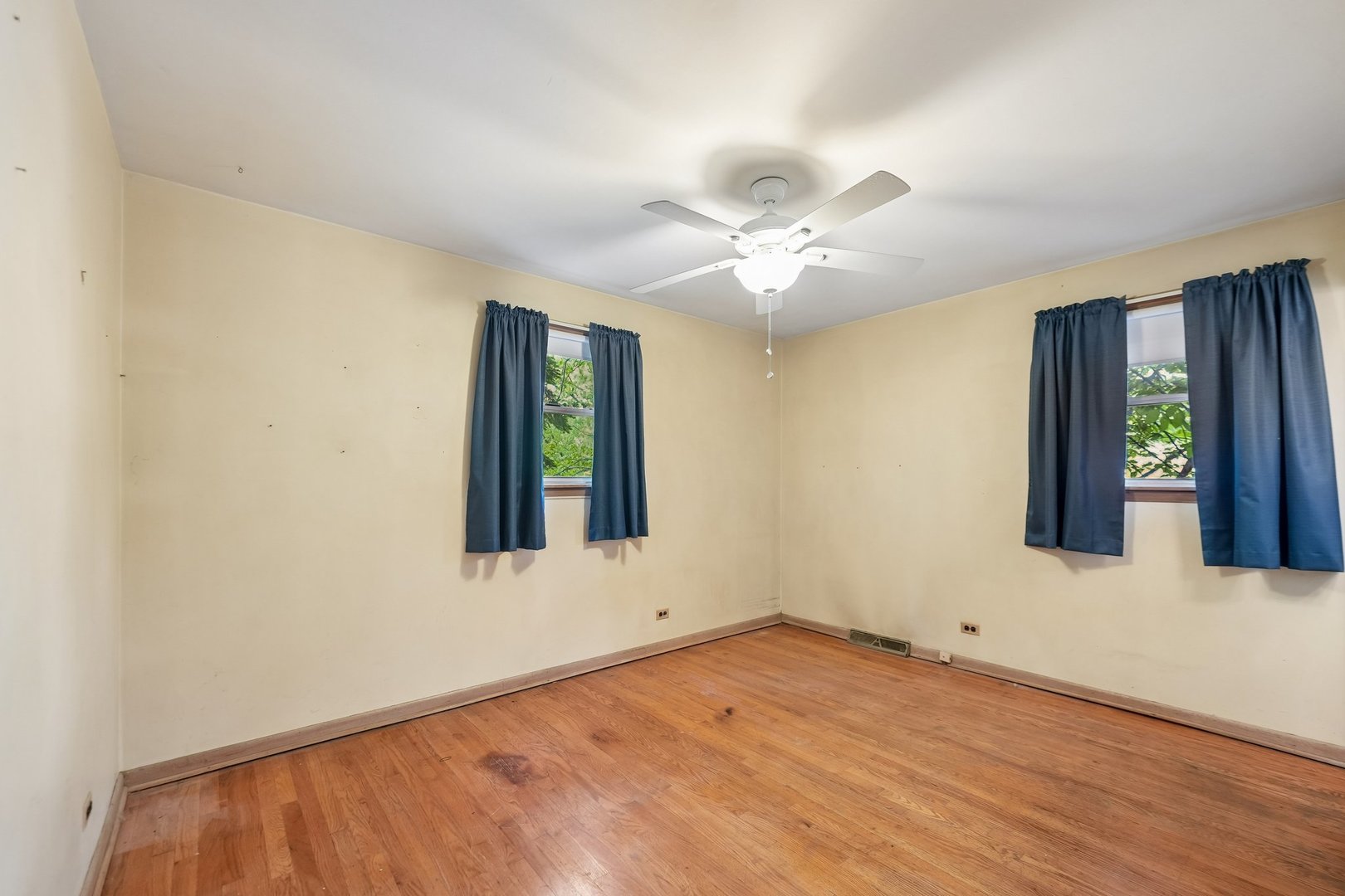 9136 W 91st Place, Hickory Hills, IL 60457