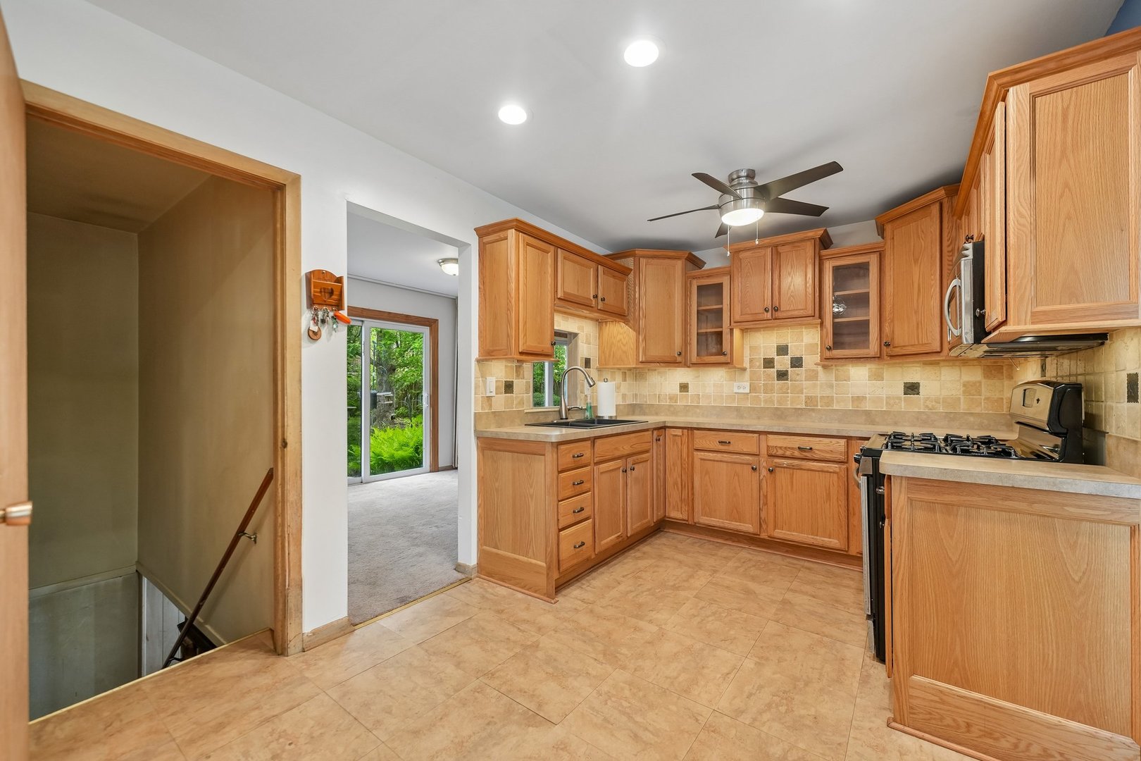 9136 W 91st Place, Hickory Hills, IL 60457