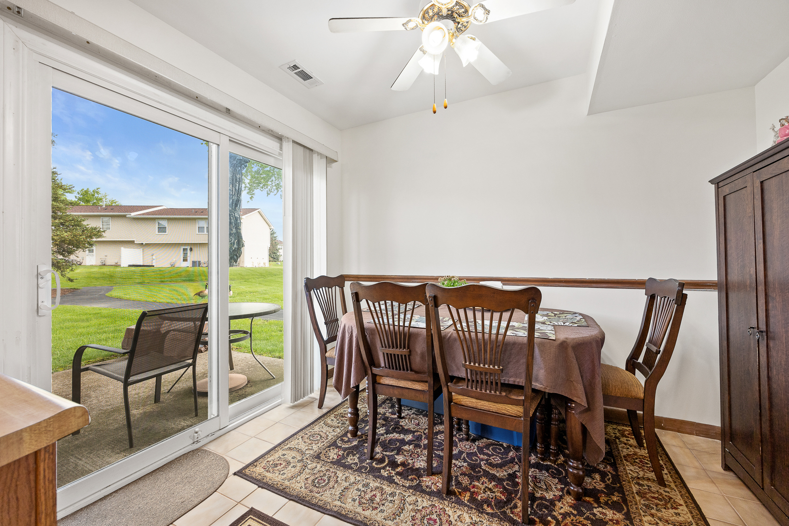 437 Wright Court, Bolingbrook, IL 60440