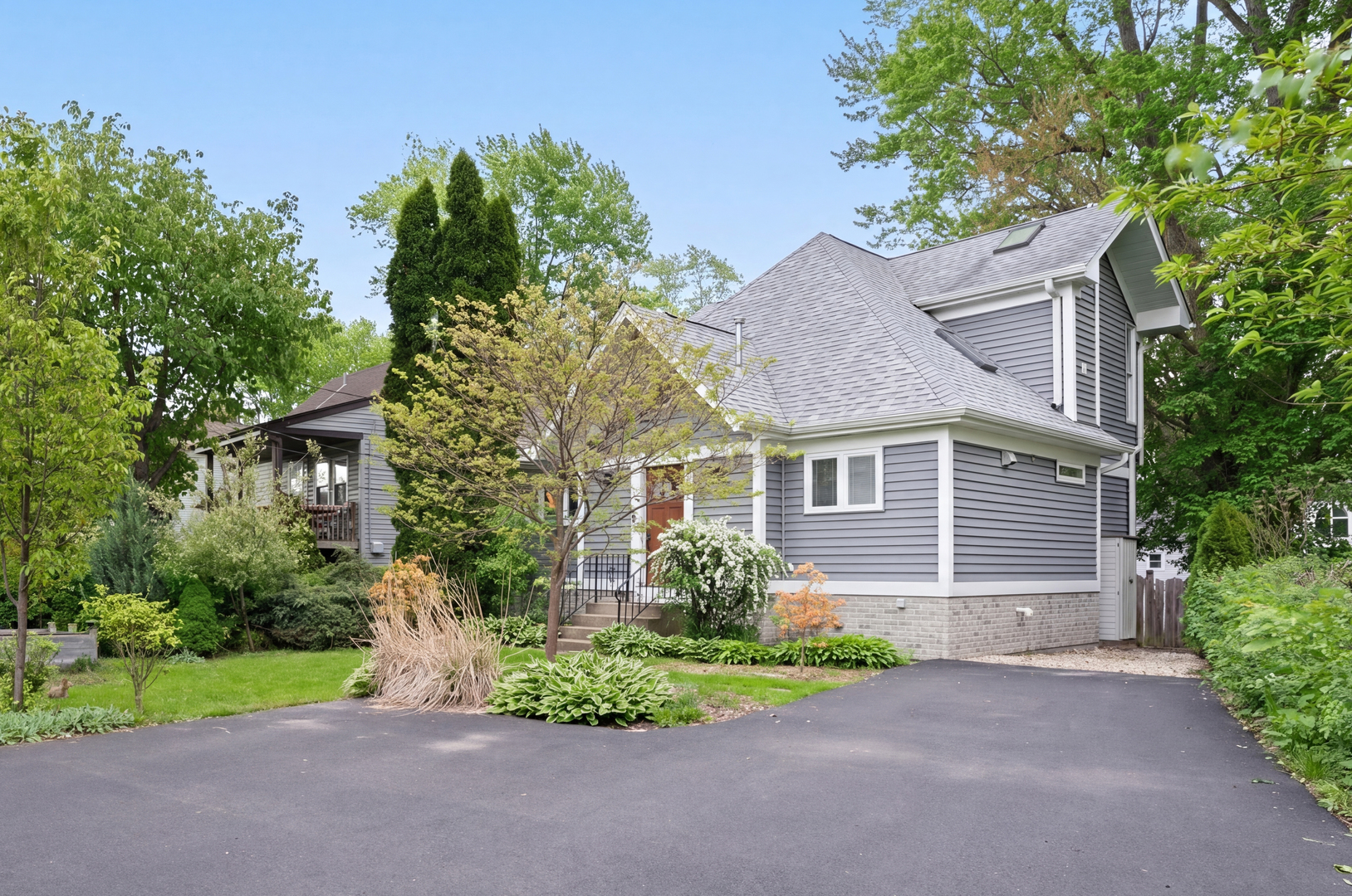 217 Channel Drive, Island Lake, IL 60042