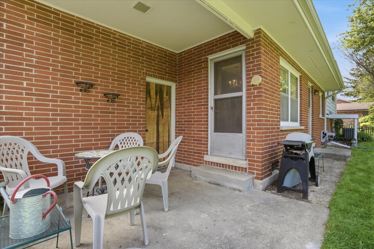 1046 Crane Boulevard, Libertyville, IL 60048