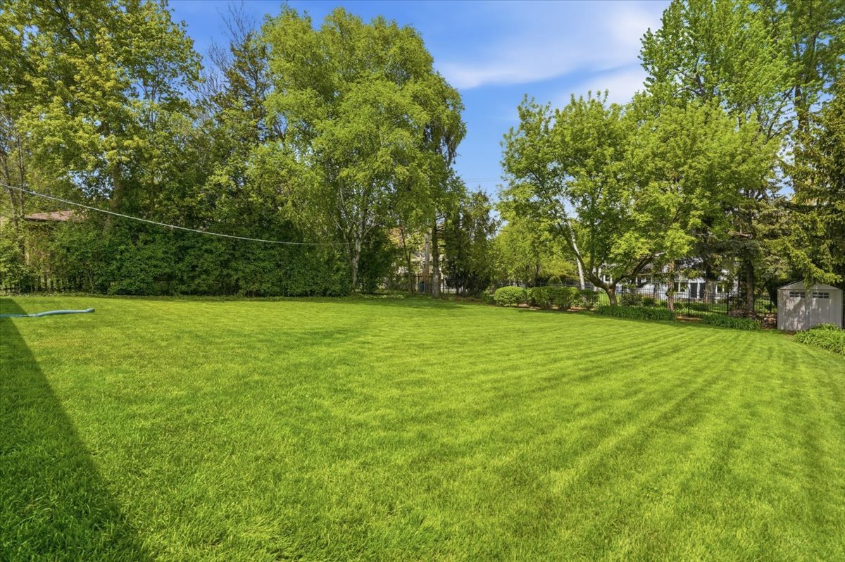 1046 Crane Boulevard, Libertyville, IL 60048