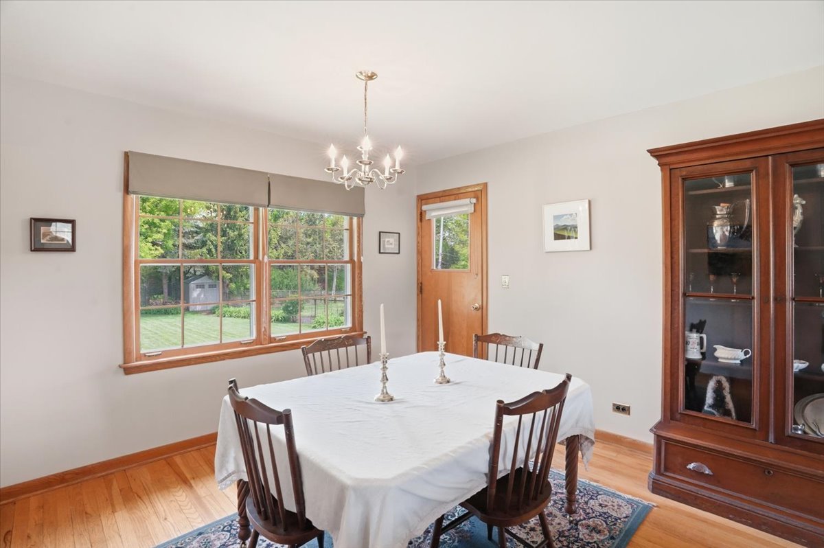 1046 Crane Boulevard, Libertyville, IL 60048