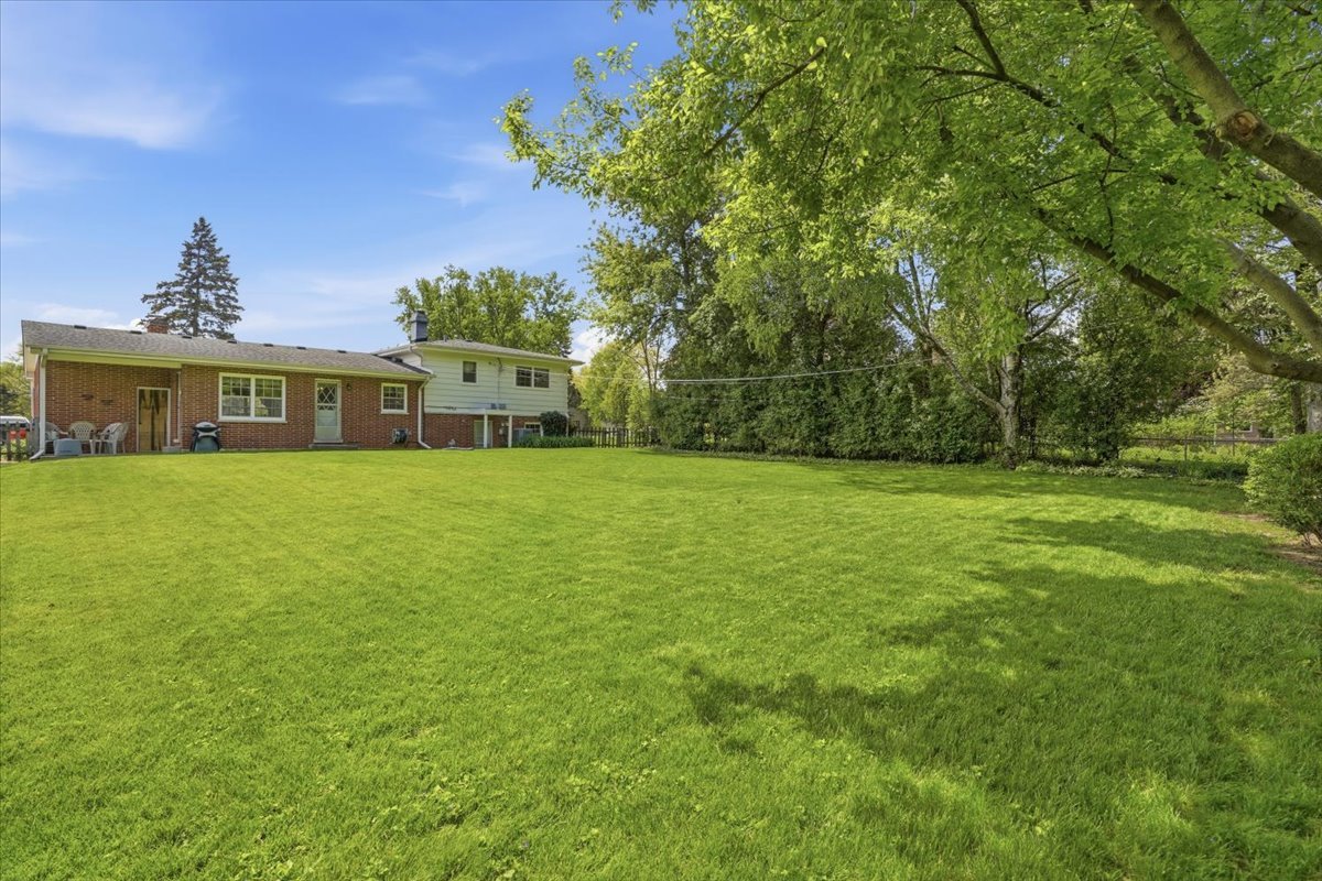 1046 Crane Boulevard, Libertyville, IL 60048