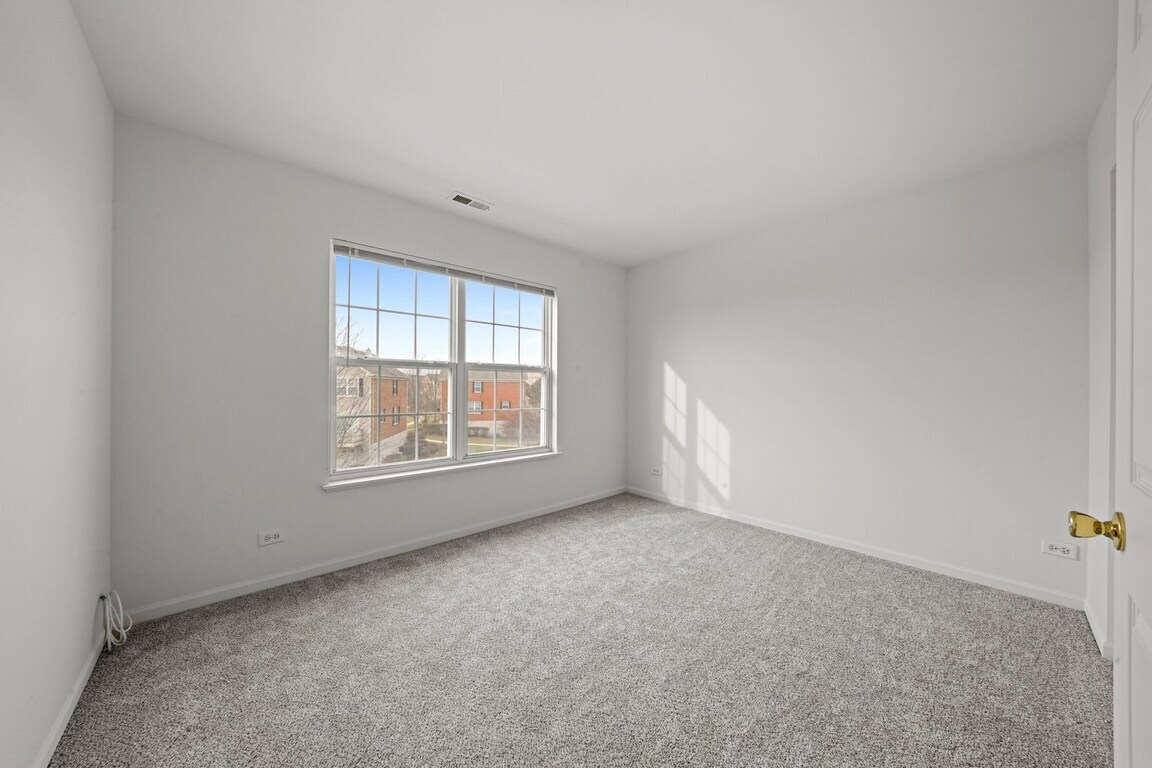760 Lambert Lane #96-1, Bartlett, IL 60103