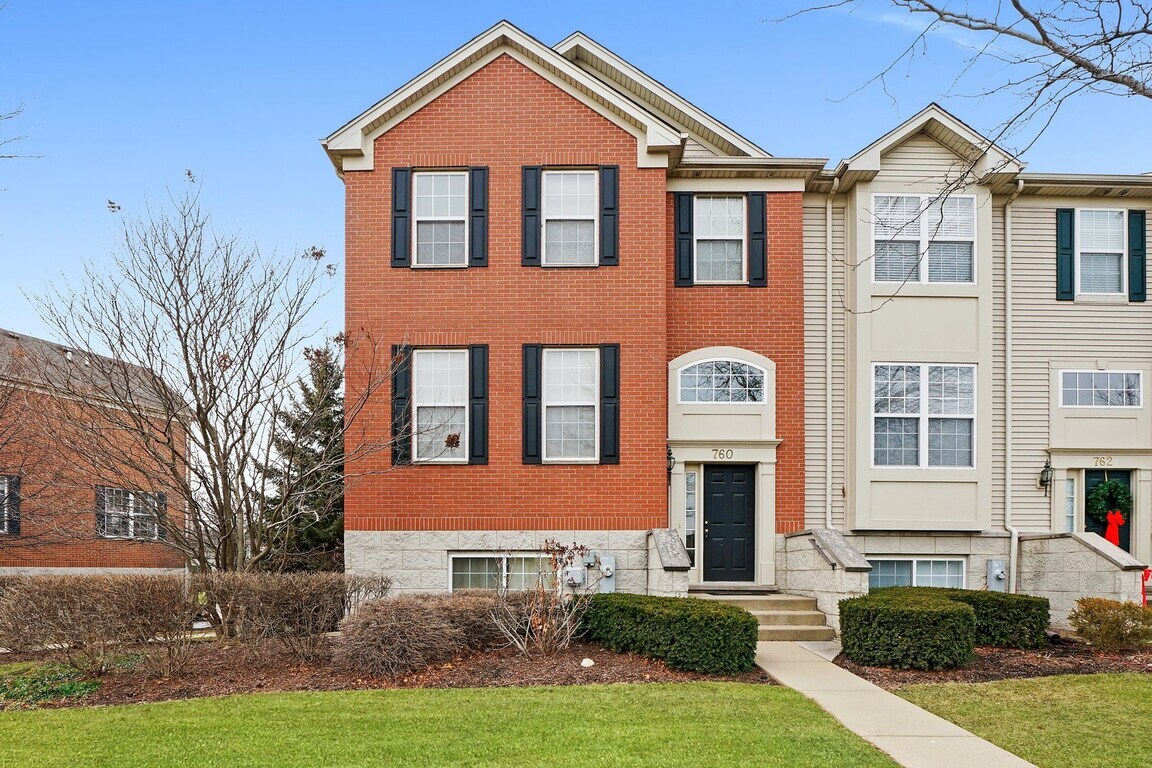 760 Lambert Lane #96-1, Bartlett, IL 60103