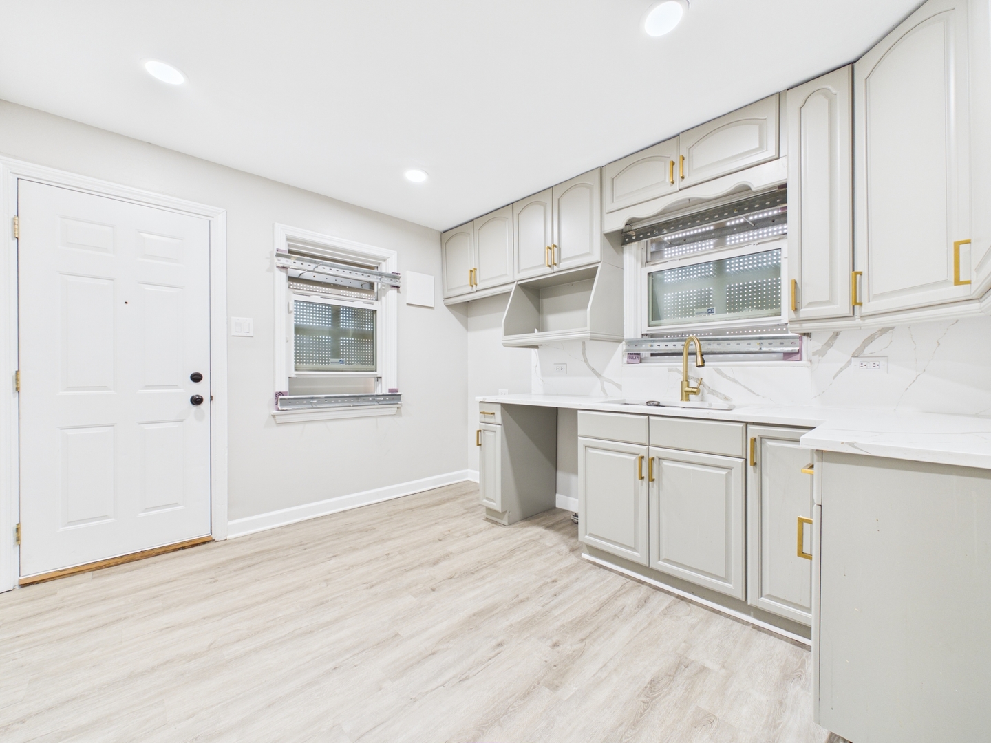 10615 S Vernon Avenue, Chicago, IL 60628