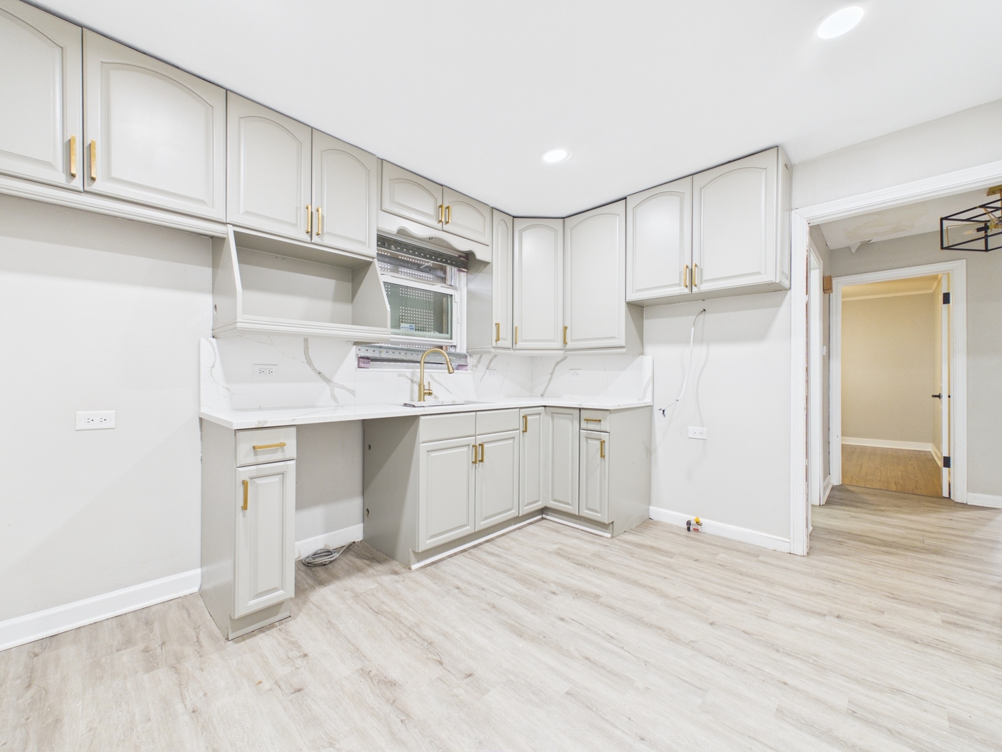 10615 S Vernon Avenue, Chicago, IL 60628