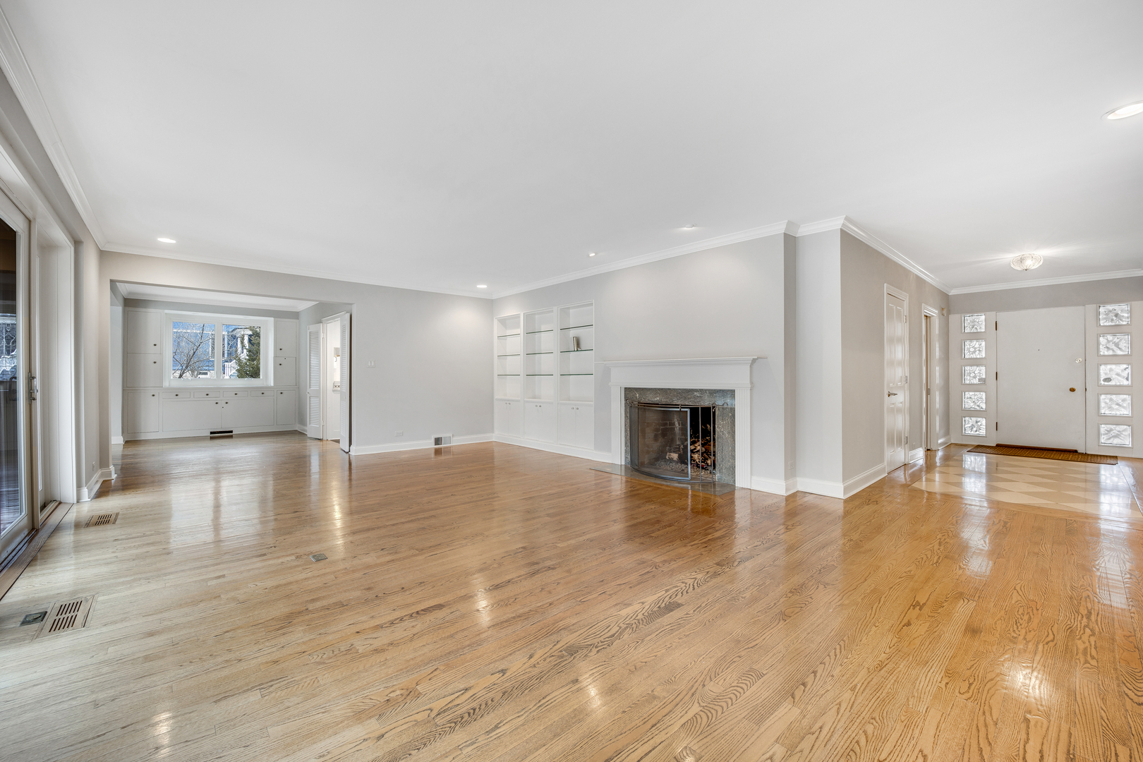 120 E 8th Street, Hinsdale, IL 60521