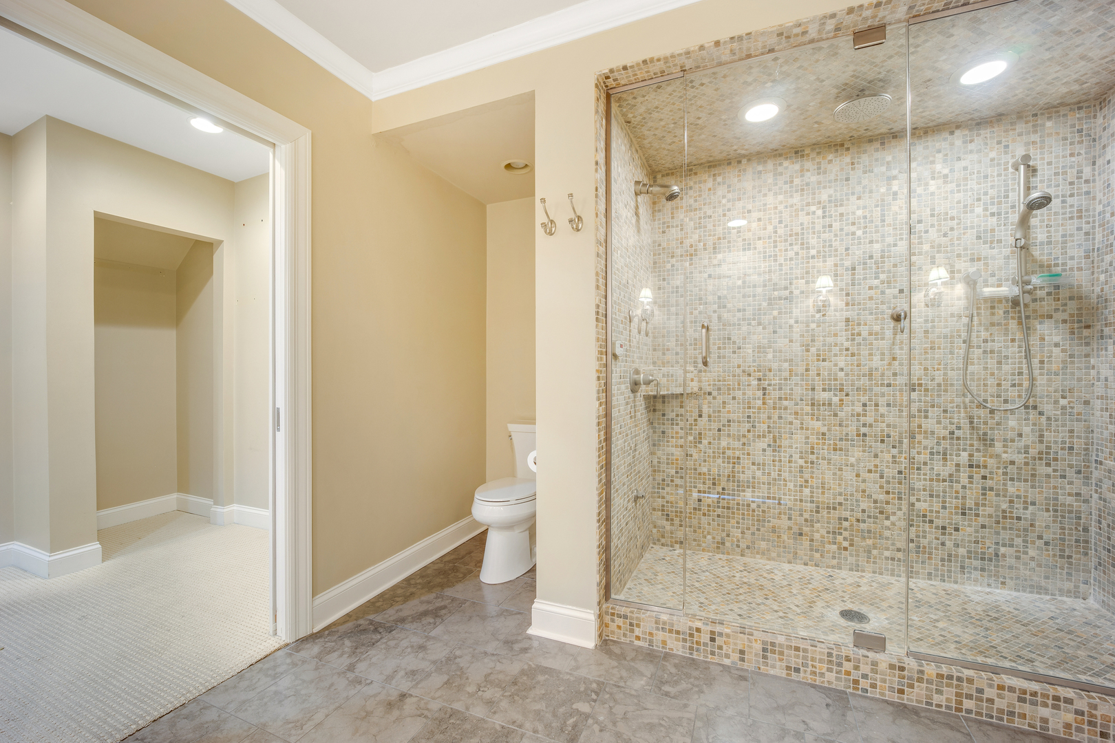 120 E 8th Street, Hinsdale, IL 60521