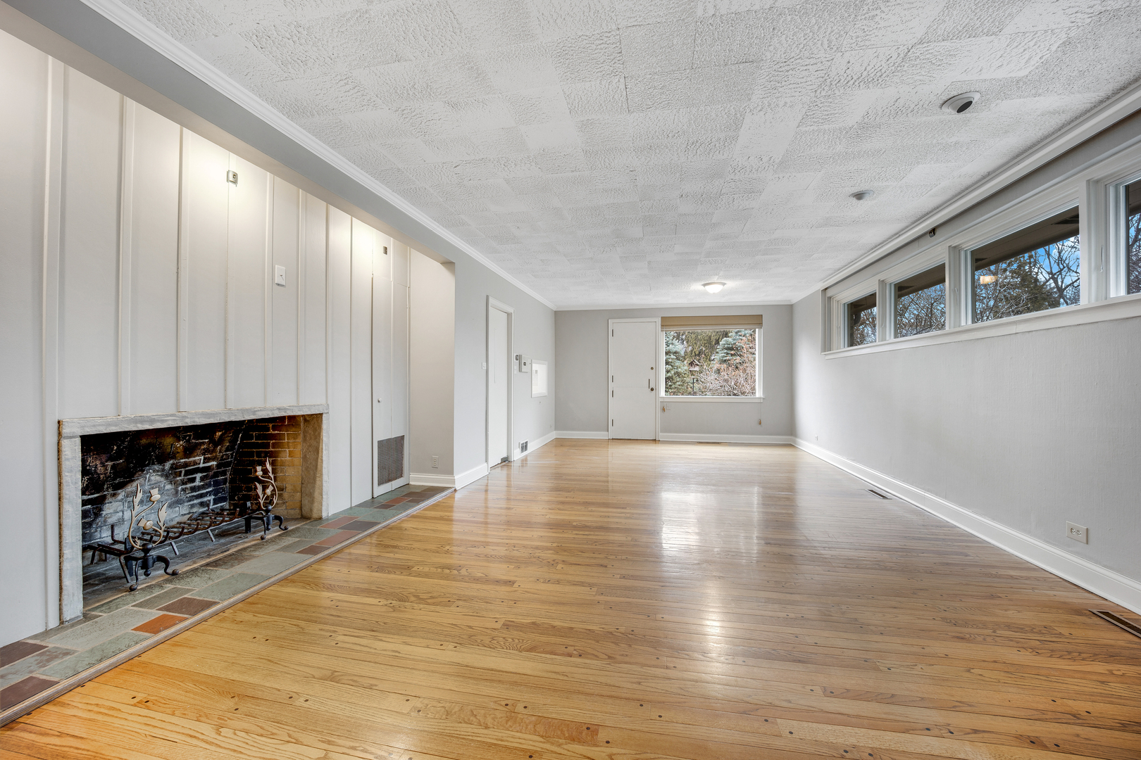 120 E 8th Street, Hinsdale, IL 60521