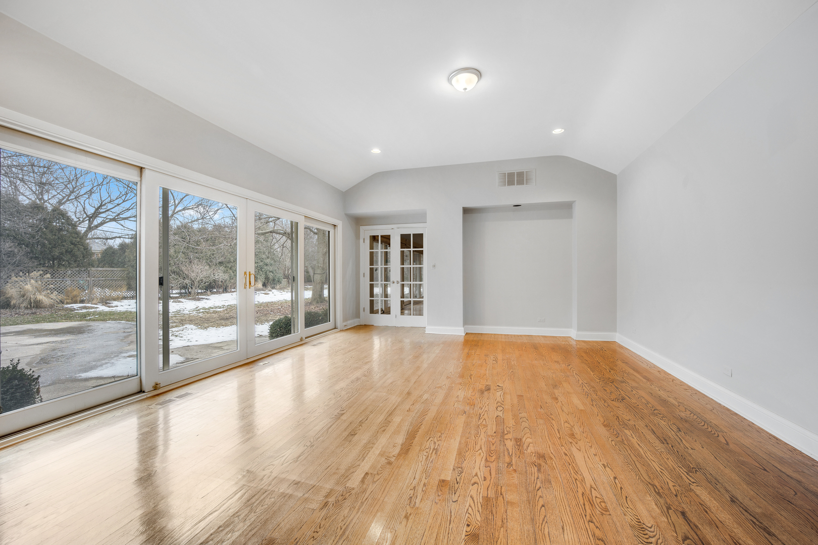 120 E 8th Street, Hinsdale, IL 60521