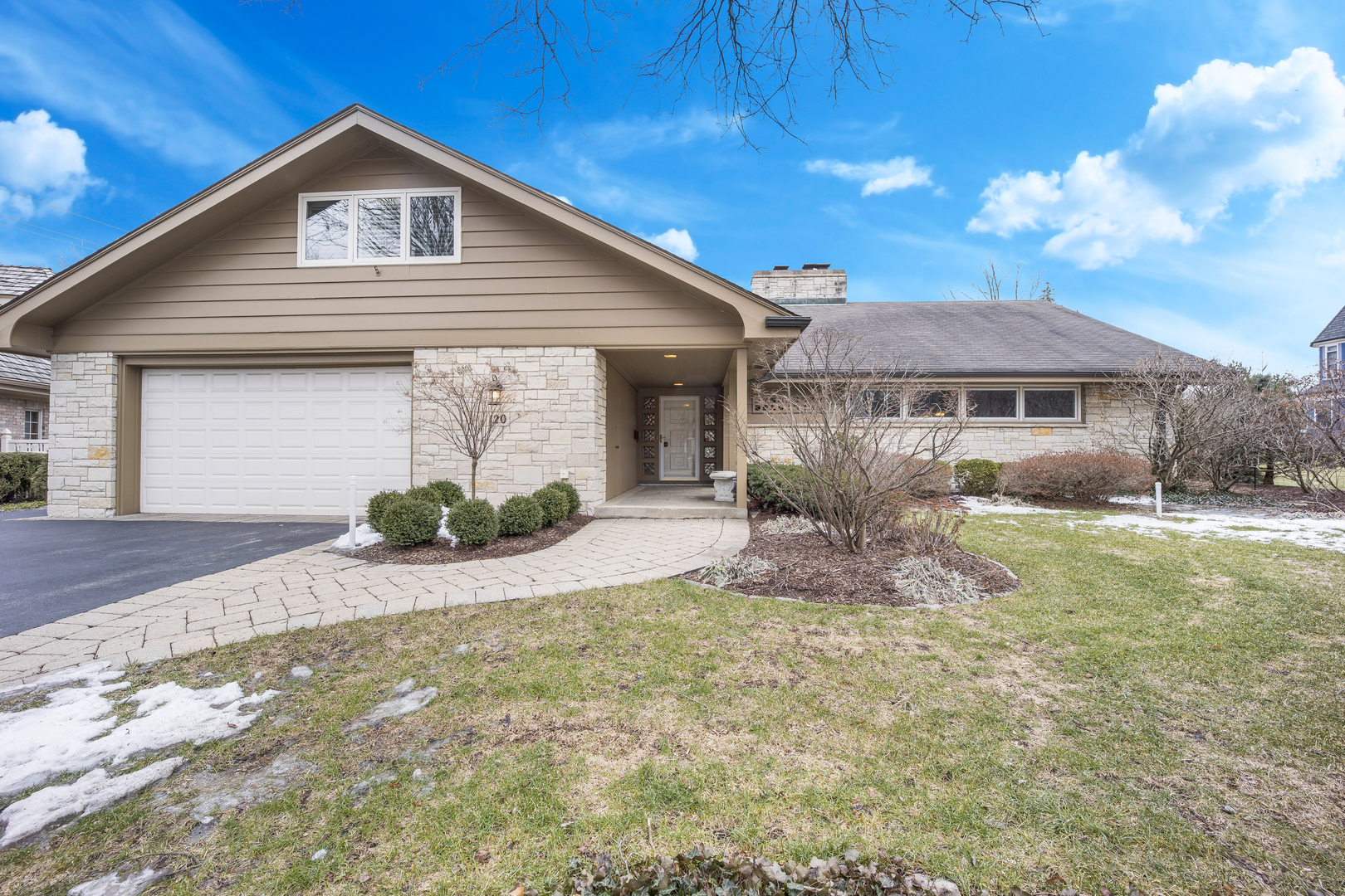 120 E 8th Street, Hinsdale, IL 60521