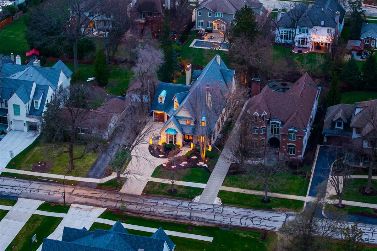 849 E Hillside Road, Naperville, IL 60540