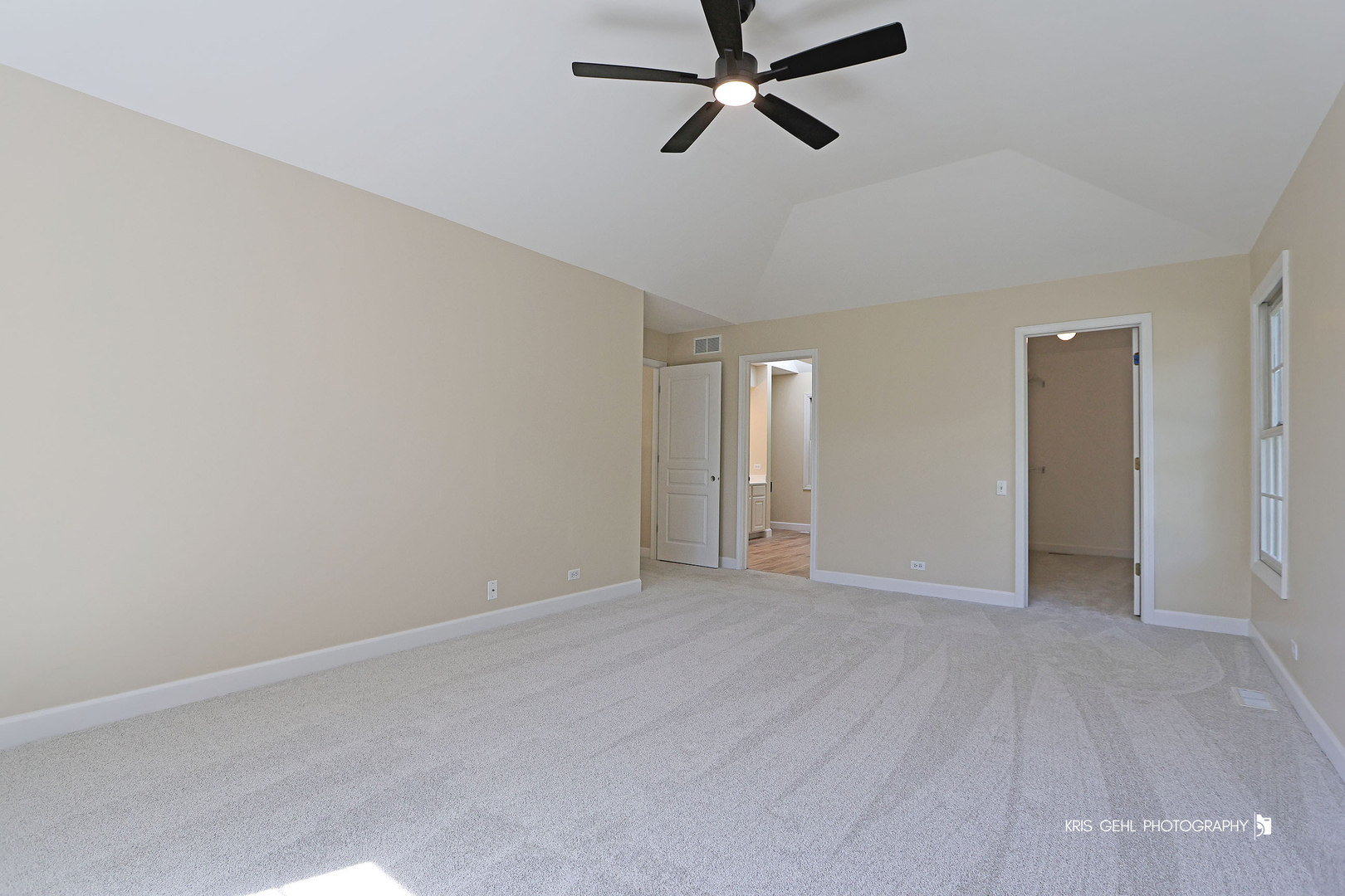 1096 Chesapeake Boulevard, Grayslake, IL 60030