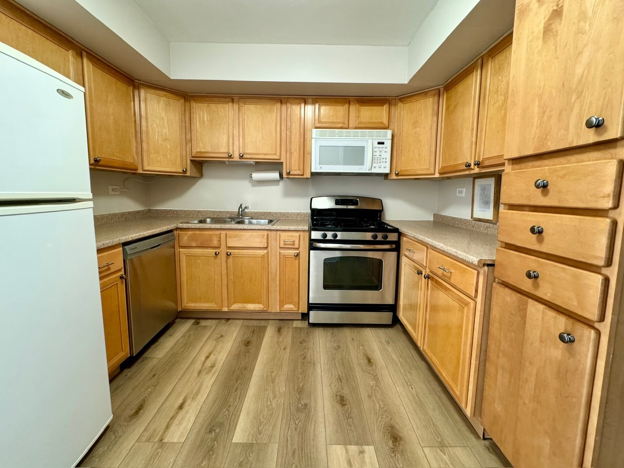 1105 Holiday Lane #7, Des Plaines, IL 60016