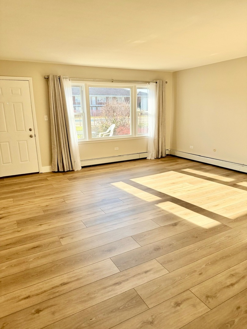 1105 Holiday Lane #7, Des Plaines, IL 60016