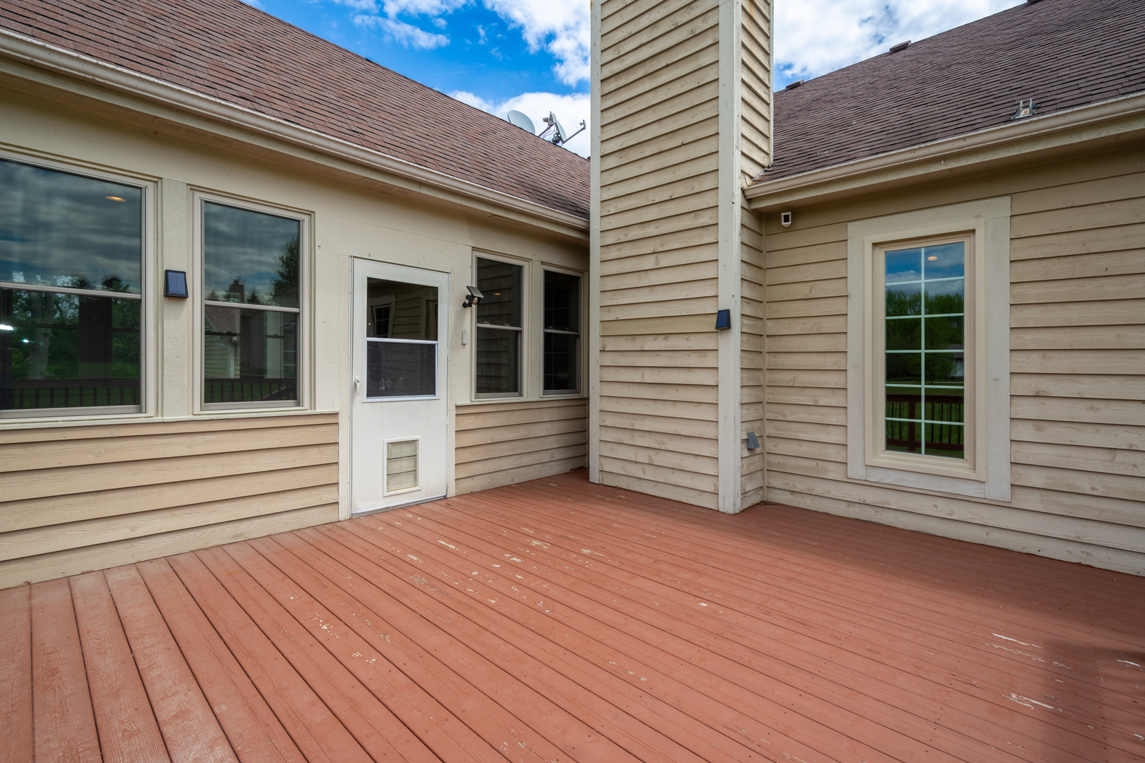 10303 Fox Bluff Lane, Spring Grove, IL 60081