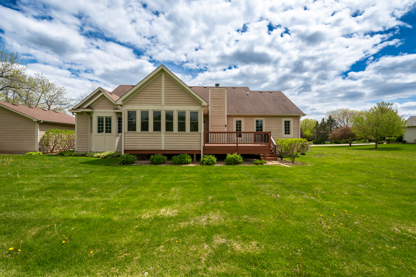 10303 Fox Bluff Lane, Spring Grove, IL 60081