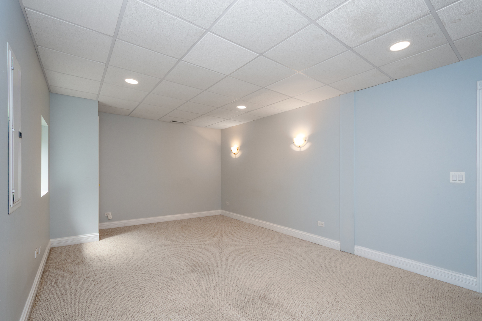 10303 Fox Bluff Lane, Spring Grove, IL 60081