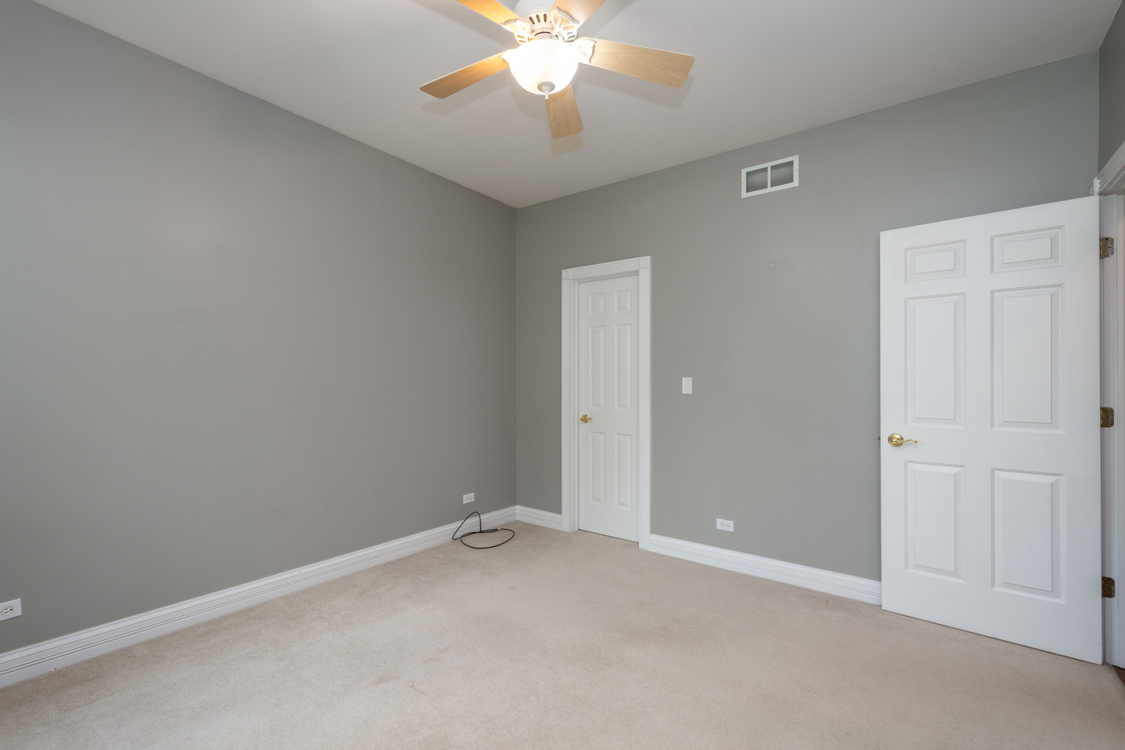10303 Fox Bluff Lane, Spring Grove, IL 60081