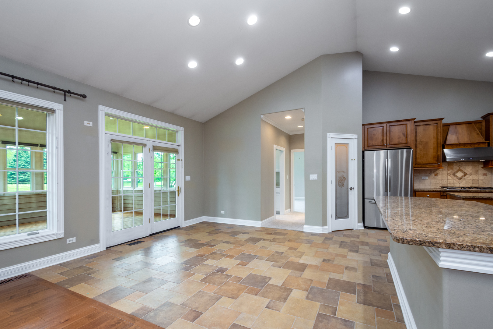10303 Fox Bluff Lane, Spring Grove, IL 60081